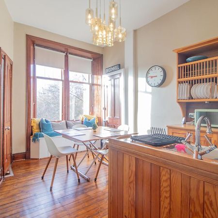 Pass The Keys Beautiful, Traditional 2 Bed Flat W Free Parking Glasgow Extérieur photo