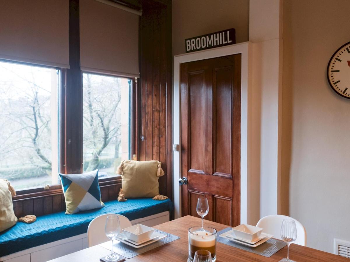 Pass The Keys Beautiful, Traditional 2 Bed Flat W Free Parking Glasgow Extérieur photo
