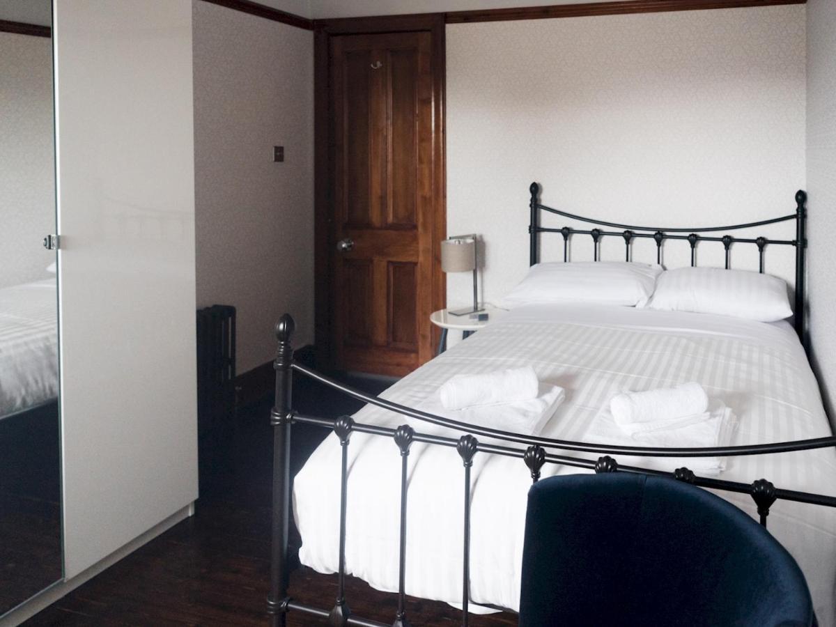 Pass The Keys Beautiful, Traditional 2 Bed Flat W Free Parking Glasgow Extérieur photo