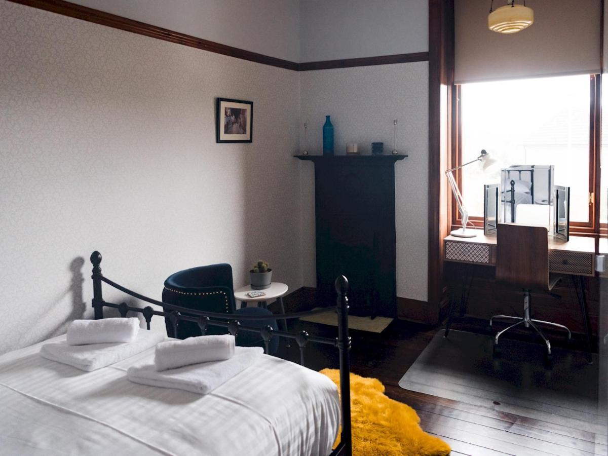 Pass The Keys Beautiful, Traditional 2 Bed Flat W Free Parking Glasgow Extérieur photo