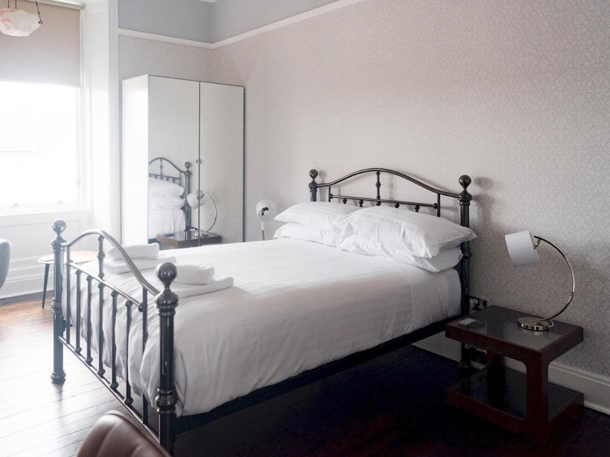 Pass The Keys Beautiful, Traditional 2 Bed Flat W Free Parking Glasgow Extérieur photo