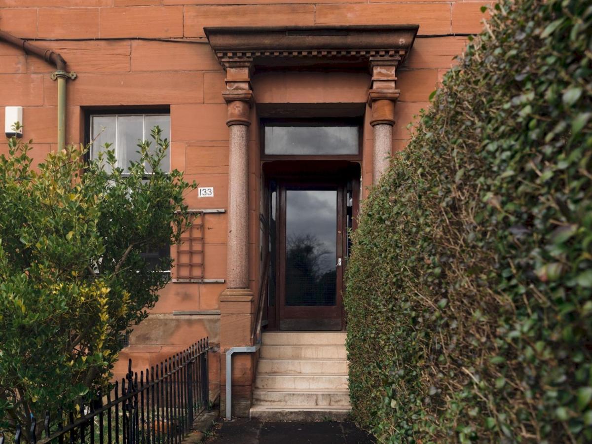 Pass The Keys Beautiful, Traditional 2 Bed Flat W Free Parking Glasgow Extérieur photo