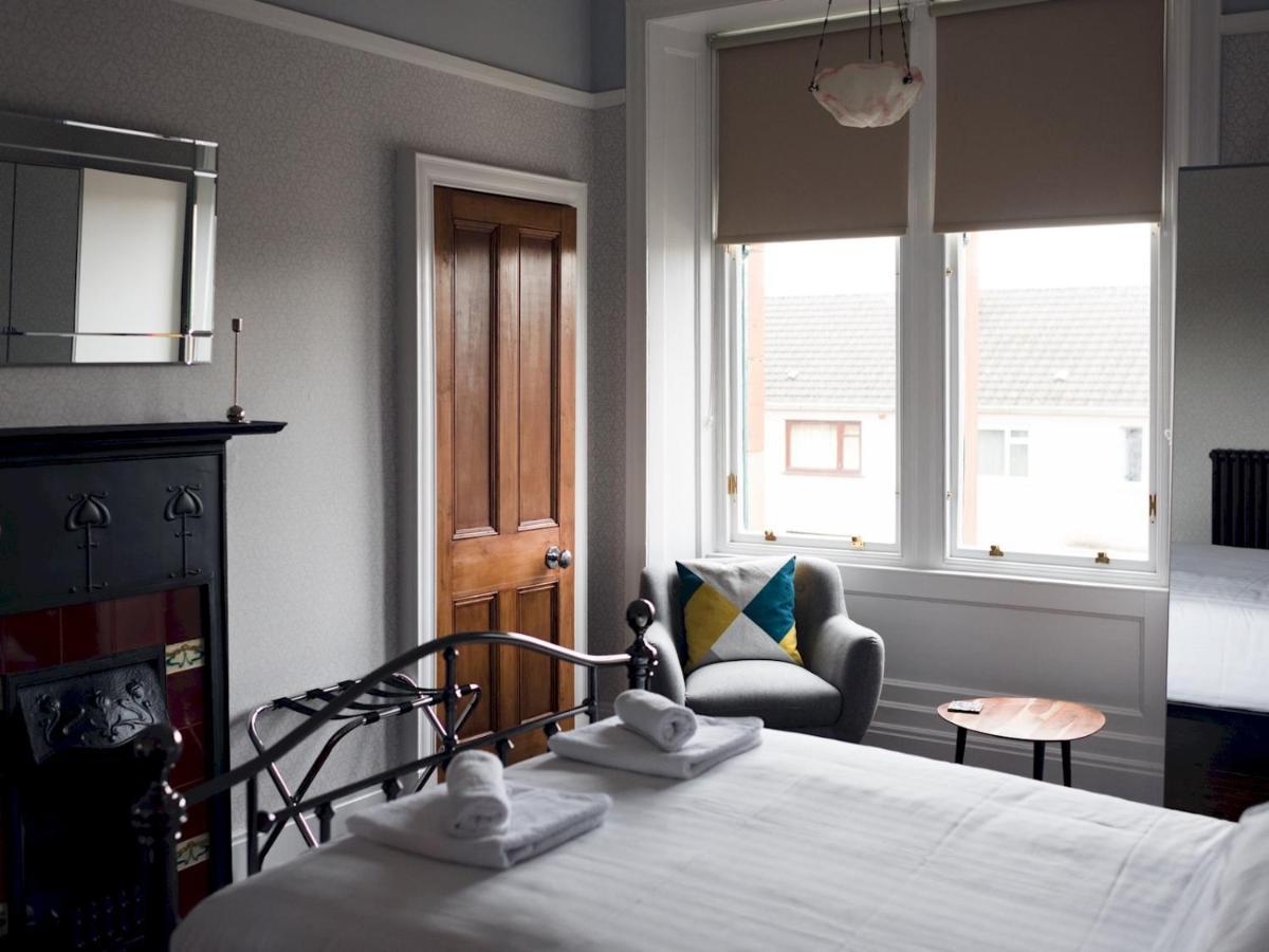Pass The Keys Beautiful, Traditional 2 Bed Flat W Free Parking Glasgow Extérieur photo