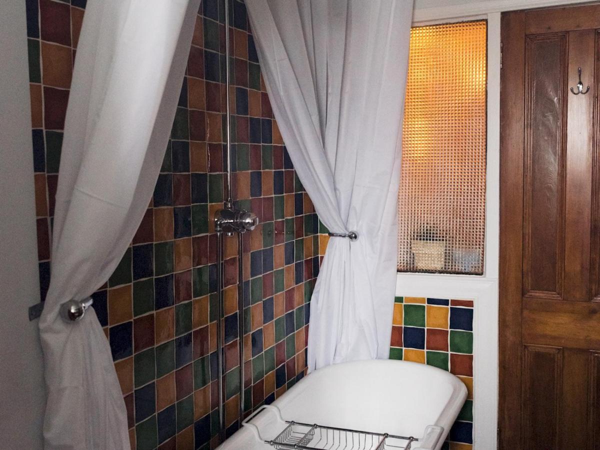 Pass The Keys Beautiful, Traditional 2 Bed Flat W Free Parking Glasgow Extérieur photo