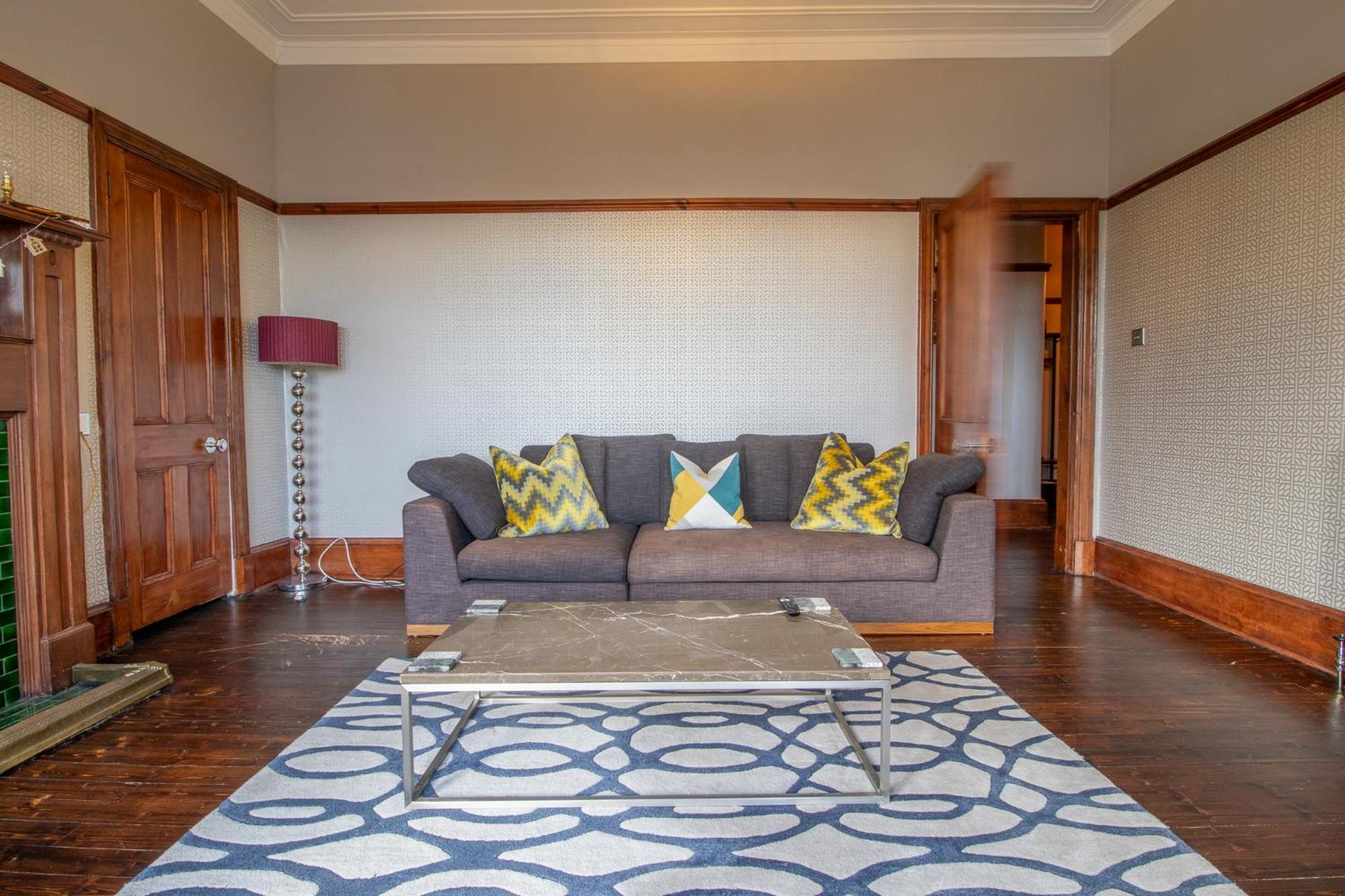 Pass The Keys Beautiful, Traditional 2 Bed Flat W Free Parking Glasgow Extérieur photo