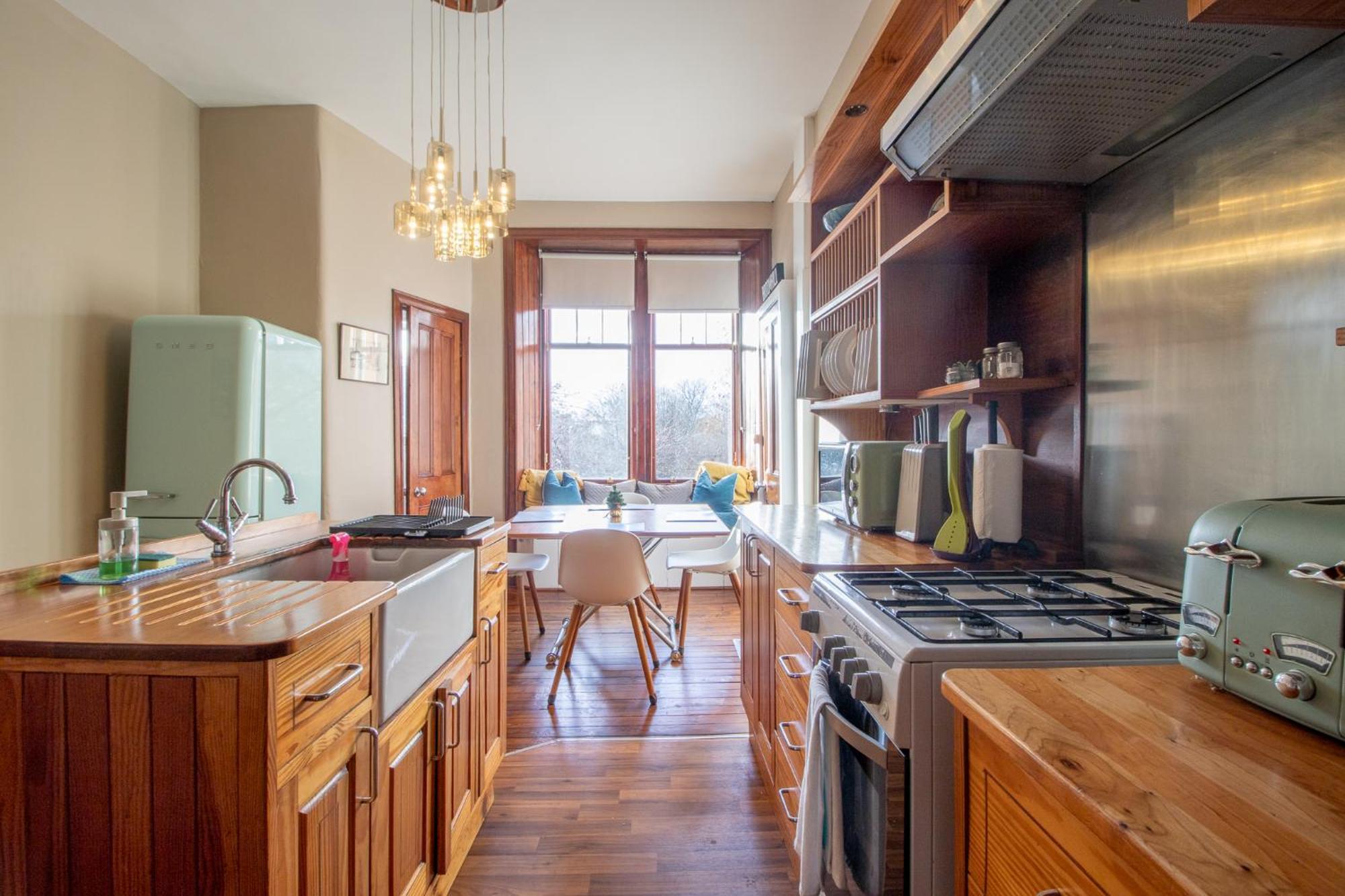 Pass The Keys Beautiful, Traditional 2 Bed Flat W Free Parking Glasgow Extérieur photo