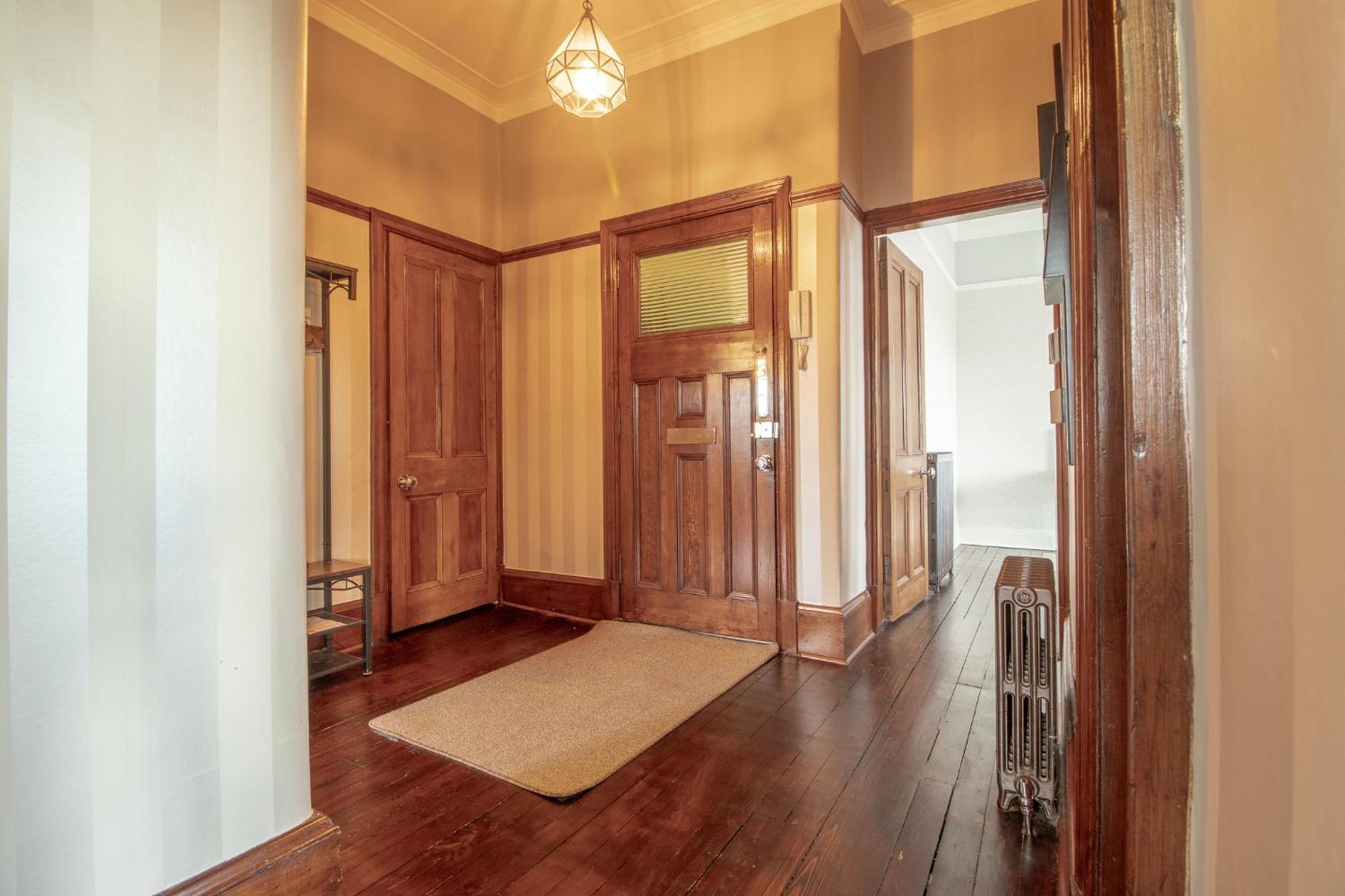 Pass The Keys Beautiful, Traditional 2 Bed Flat W Free Parking Glasgow Extérieur photo